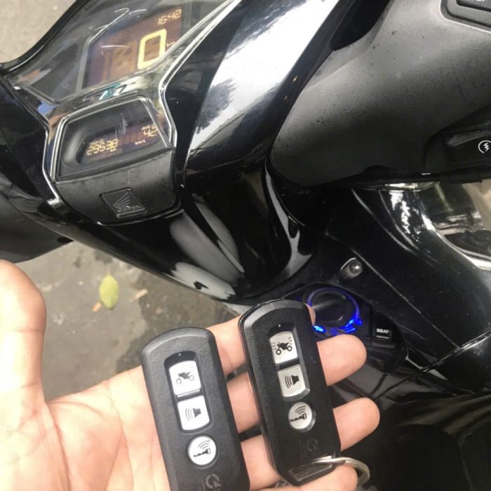 Xe bị chập điện - nước vào ổ khóa? Gọi ngay 0979.600122 trung tâm sửa khóa Smartkey tại Quận Bình Chánh, HCM