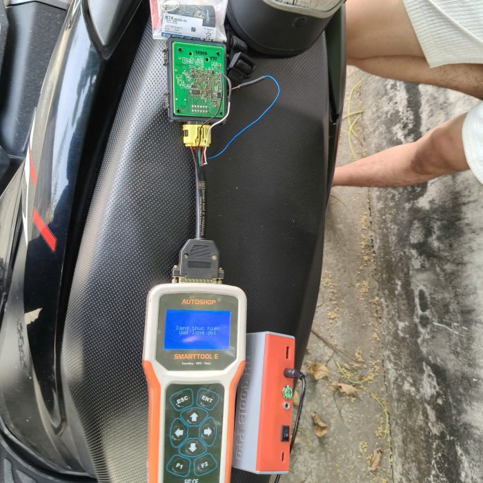 Smartkey bị hao pin - mất sóng? Gọi ngay 0979.600122 đơn vị sửa khóa Smartkey uy tín tại Bình Chánh, HCM